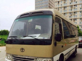 北京正规租车公司 大巴中巴租赁与商务旅游年底优惠，计算机网络信息技术开发助力服务升级